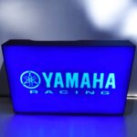 Yamaha Racing LED lampe lumineuse 3D, création personnalisée en éclairage LED pour décoration intérieure ou ambiance moto et sport.