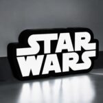 Star Wars logo lamp LED, creation lumineuse 3D pour décoration intérieure moderne, éclairage design pour fans de la célèbre saga.