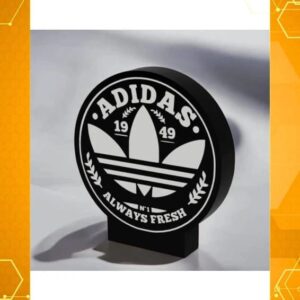 Adidas logo en 3D avec éclairage LED, création lumineuse personnalisée, objet déco moderne pour chambres ou bureau, imprimé en 3D par Infinity 3D Print.