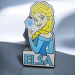 Custom-made illuminated 3D printed Elsa figure with snowflake, personalized LED lamp, decorative Christmas gift, colorful Disney character lamp, unique 3D printed home decor.
