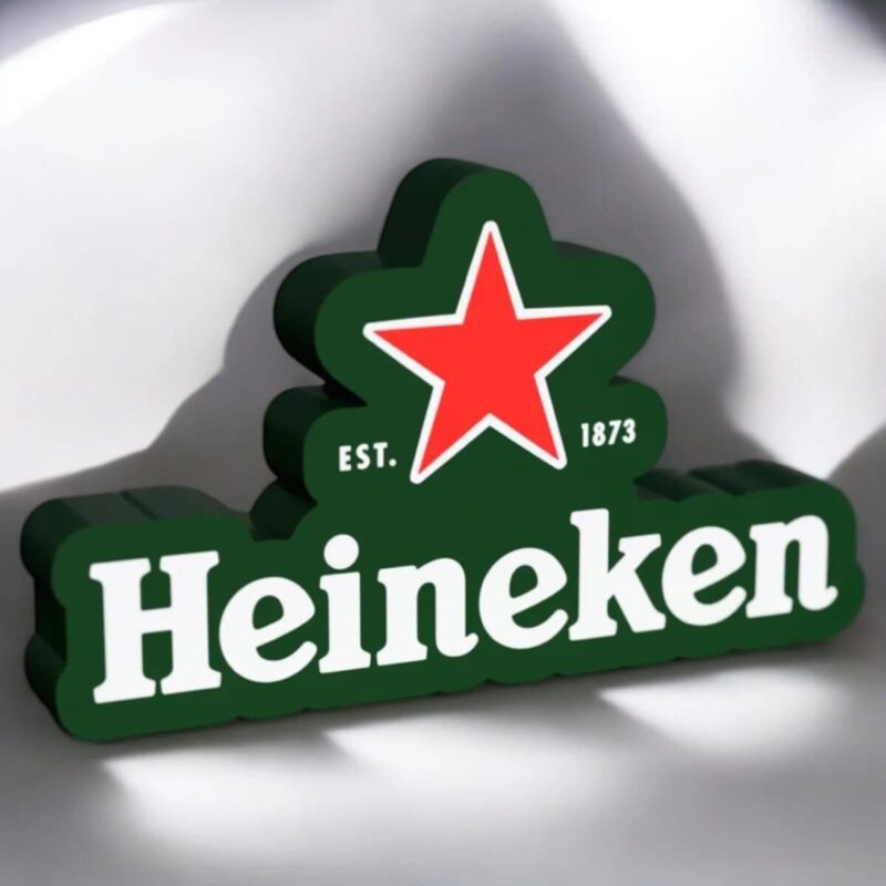 Logo Heineken 3D lumineuse imprimée en 3D, éclairage LED, décor vintage, création personnalisée, décoration luminaire, objet original, ambiance bar, idée cadeau originale, fabrication artisanale.