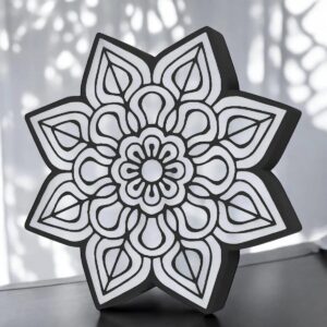 Luminaire 3D en forme de mandala avec design complexe, LED intégré, créé par Infinity 3D Print, parfait pour décoration lumineuse et ambiance cozy, fabriqué en impression 3D.