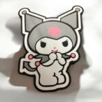 Mini figurine en 3D avec design cartoon chat ninja, détaillée et colorée, réalisée par impression 3D et idéale comme décoration lumineuse ou porte-clés.