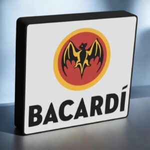 Luminaire 3D Bacardi avec logo lumineux, création personnalisée en impression 3D, éclairage LED original et design pour décoration intérieure ou événement convivial.