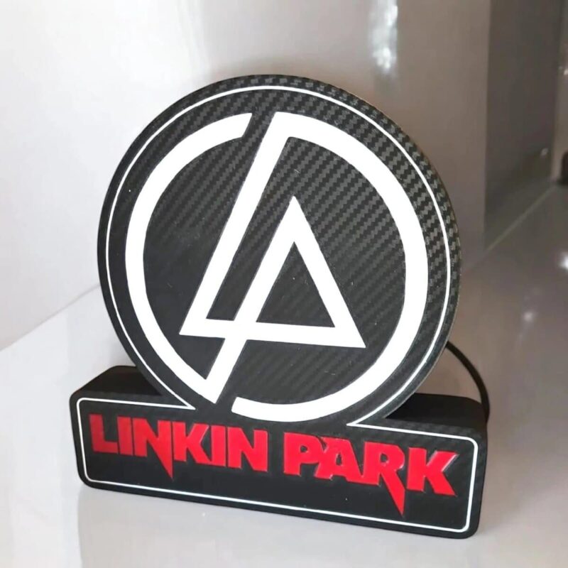 LED lamp inspirée du logo Linkin Park, illuminée avec un design 3D en matériaux composites pour une décoration moderne et originale.
