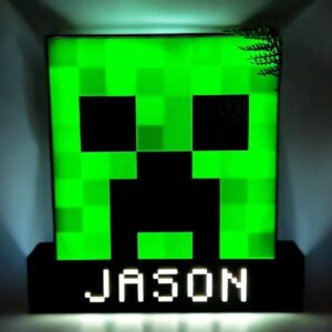 Illumination LED personnalisée en pixel art avec nom, design Creeper Minecraft lumineux, idéale pour décoration gaming ou chambre d’enfant.