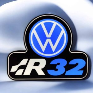Puce LED en forme de logo Volkswagen et R32 imprimée en 3D avec éclairage LED, création lumineuse personnalisée pour voiture ou décoration intérieure.