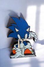 Sonic the Hedgehog 3D lamp en bois avec éclairage LED, design coloré et moderne, idéale comme décoration lumineuse pour les fans de gaming et d'objets personnalisés.