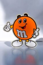 M-m&m’s lampe LED lumineuse 3D, décoration kawaii, cadeau original, design fun et coloré rétro, lampe personnalisée, décoration pour chambre d’enfant ou bureau, éclairage créatif, objet de collection, lampe de nuit amusante.