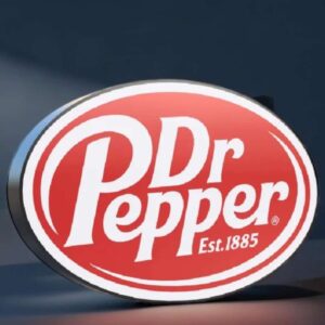 Dérive luminose en 3D représentant le logo Dr Pepper avec rétroéclairage LED, création lumineuse unique et moderne, idéale pour la décoration d'intérieur ou pour les amateurs de sodas vintage.