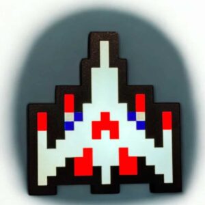 Pixel art lumineux en forme de vaisseau spatial avec LED, création originale 3D, ambiance rétro, idéale pour décoration et collection, fabriqué par Infinity 3D Print.