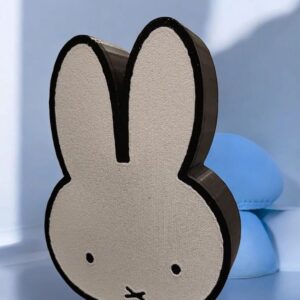 Vignette de lapin en 3D imprimé, décoratif et lumineux, fabriqué avec impression 3D, idéal comme lampe LED ou objet de décoration intérieur.