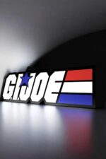 G.I. Joe logo lumineux en LED, création 3D artistique, illumination colorée pour décoration intérieure ou gaming, fabriquée par Infinity 3D Print.
