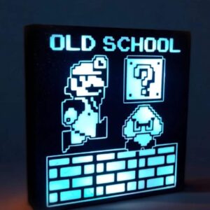 Pixel art lampe LED en 3D avec personnages de jeux vidéo rétro.