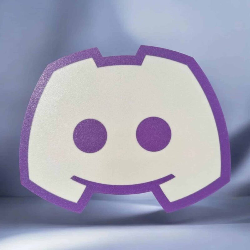 1745839745.jpeg 3D logo de Discord en foam épais avec bordure violette, pièce de décoration ou accessoires de personnalisation, fabriquée par Infinity 3D Print, spécialiste en créations lumineuses en 3D.