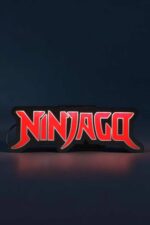 Ninjago LED lumineuse en 3D, logo coloré et rétro, créée avec impression 3D pour décoration moderne et originale.