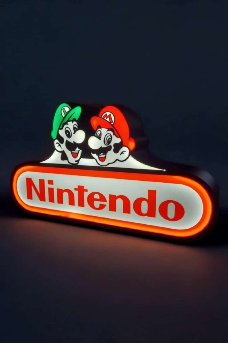 1746734627.jpeg Mario et Luigi en néon lumineux avec logo Nintendo, décoration LED rétro éclairée, idéale pour gamers et fans de jeux vidéo, création lumineuse unique en 3D.