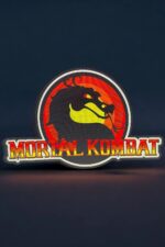 LED éclairée logo Mortal Kombat en 3D avec dragon emblématique, création lumineuse assurant une décoration moderne pour fans de jeux vidéo et manga.