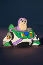 LED Toy Buzz Lightyear en 3D imprimé, lampe lumineuse LED, décoration originale pour chambre d'enfant ou fan de Toy Story, création lumineuse unique.