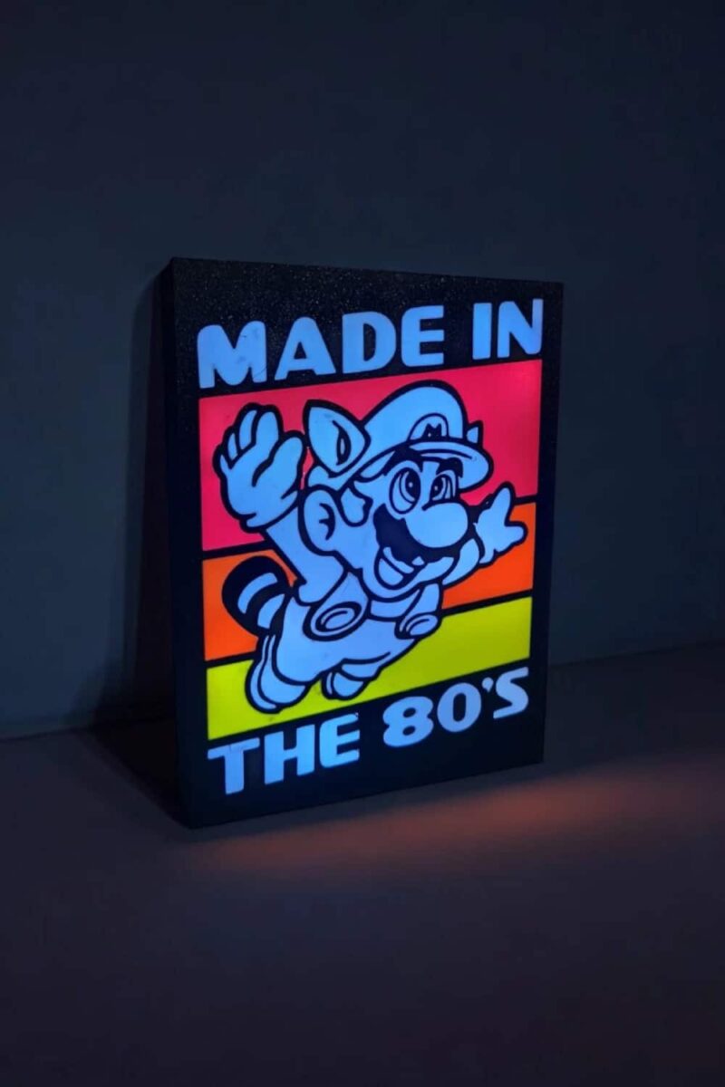 LED lampe 3D personnalisée avec design lumineux de Super Mario, décoration rétro et néon coloré, idéale pour ambiance nostalgique et moderne, fabriquée par Infinity 3D Print.