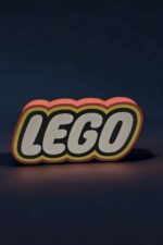 Lego logo LED lampe lumineuse en 3D avec design coloré, création personnalisée en impression 3D pour décoration ou collection.