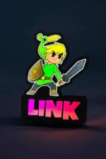 Lampe LED artisanale représentant Link, héros de la série Zelda, avec éclairage lumineux coloré, idéale pour décoration d’intérieur ou collection de fans de jeux vidéo.