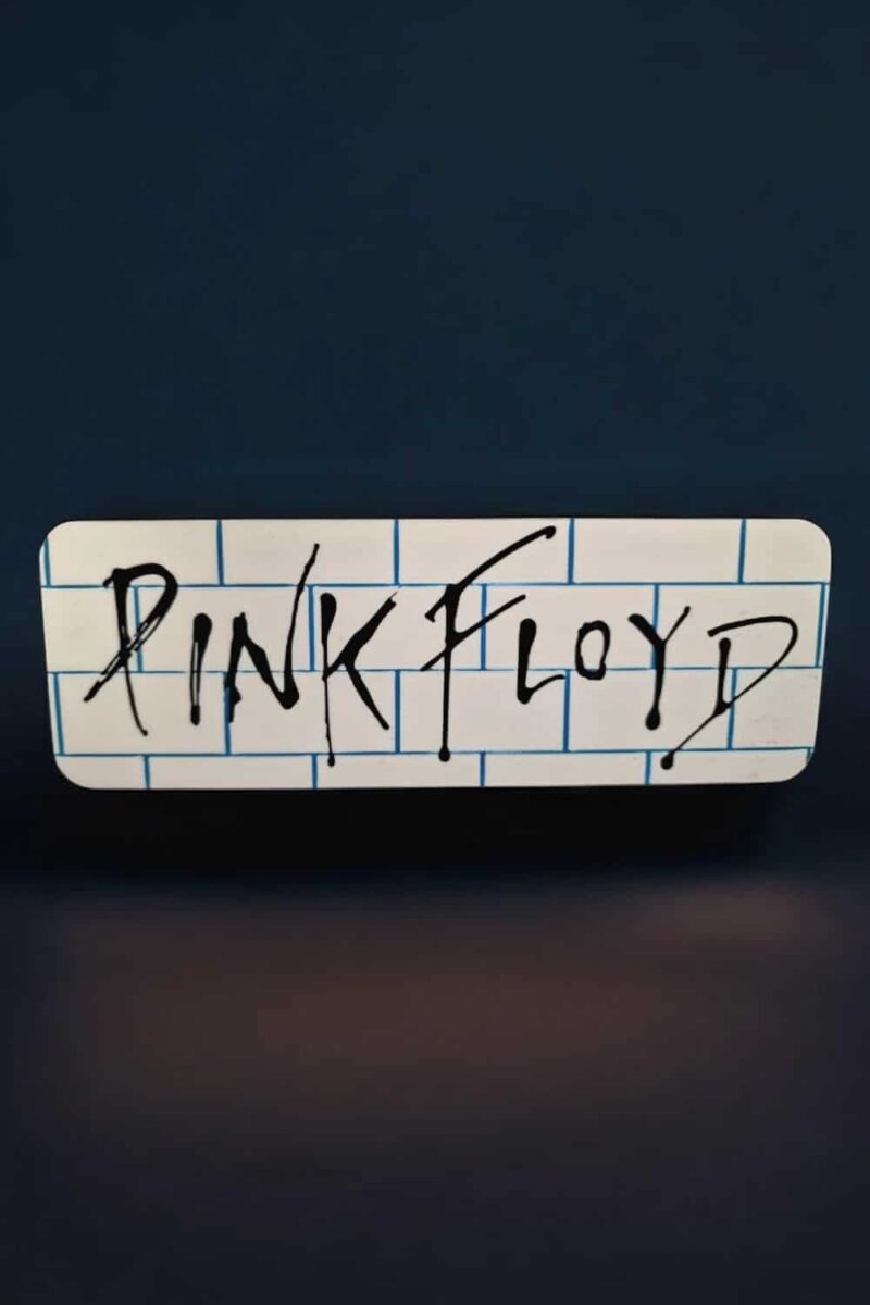 PINK FLOYD logo en LED sur fond noir, création lumineuse 3D avec design minimaliste, idéale pour décoration intérieure ou collector, fabriquée à la main par Infinity 3D Print.