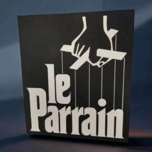 Lampe LED 3D avec texte "Je Parain" et illustration d'une main suspendue, création lumineuse unique, idéale pour décoration personnalisée ou cadeau original, fabriquée par Infinity 3D Print.