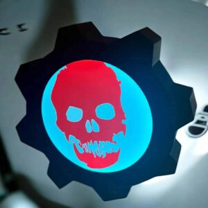 Sphère lumineuse 3D avec motif crâne rouge et fond bleu, lampe LED décorative personnalisée, création d'éclairage design en impression 3D.