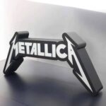 Metallica logo en décoration LED 3D, créée par Infinity 3D Print, idéale pour les fans de musique et de design.