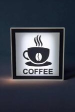 Lampe LED 3D personnalisée avec motif de tasse de café et inscription "COFFEE", crée par Infinity 3D Print pour une décoration lumineuse chaleureuse et moderne.