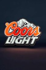 Neon lumineux "Coors Light" avec montagna in background, design innovant di illuminazione LED per decorazioni e luci personalizzate.