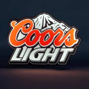 Neon lumineux "Coors Light" avec montagna in background, design innovant di illuminazione LED per decorazioni e luci personalizzate.