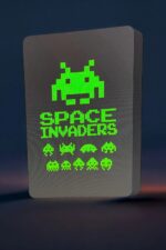 LED lampe design pixel space invaders avec affichage lumineux pour décoration intérieure moderne.