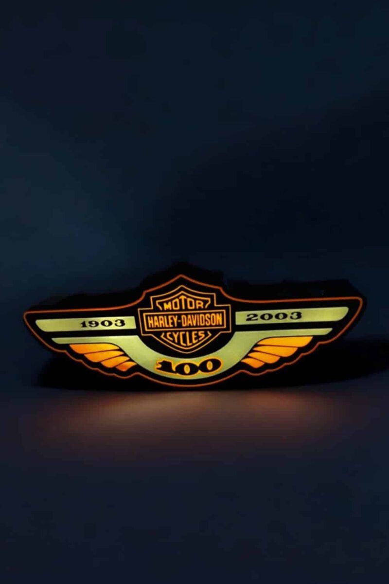 LED lampe Harley Davidson vintage 3D lumineuse, décoration murale en acryl personnalisée, idéal pour fans de motos et collectionneurs, éclairage artistique avec logo rétro.
