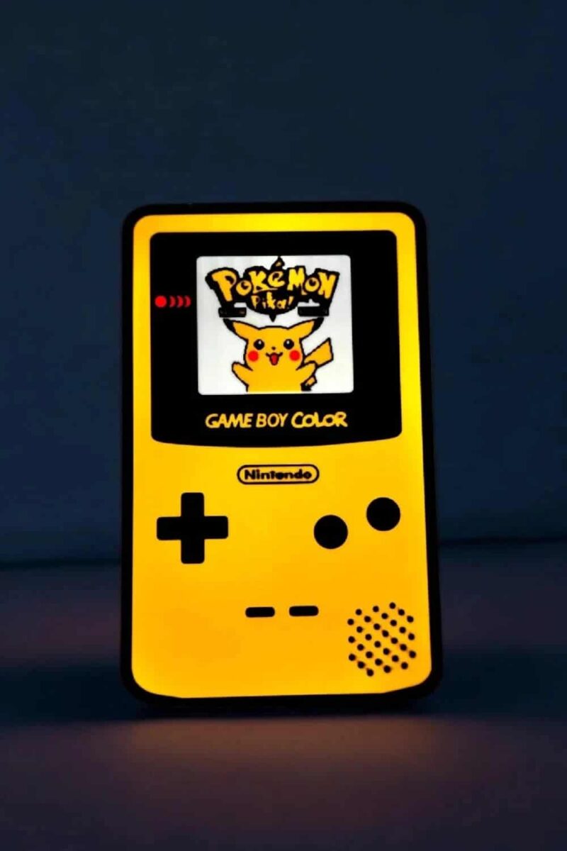 Lampe LED Game Boy Color Pikachu allumée