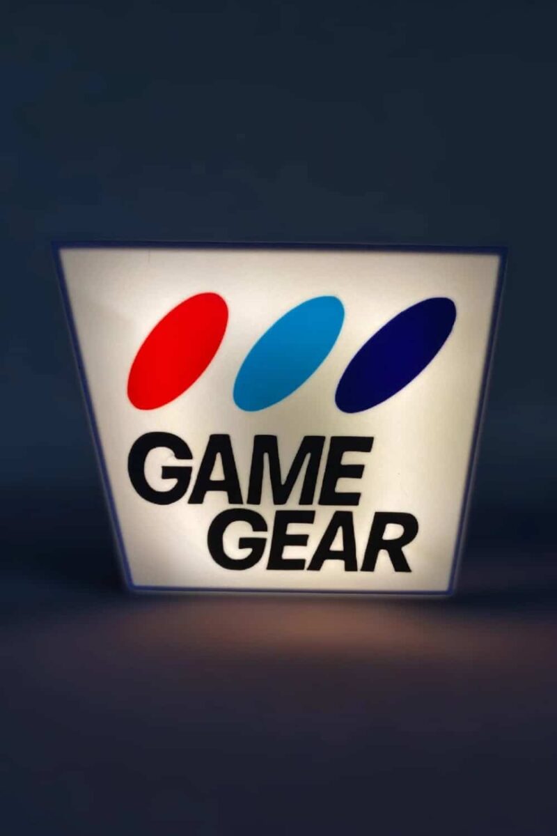 Illumination LED personnalisée pour gaming avec logo Game Gear, design lumineux et moderne pour décoration de gaming ou bureaux gamers.