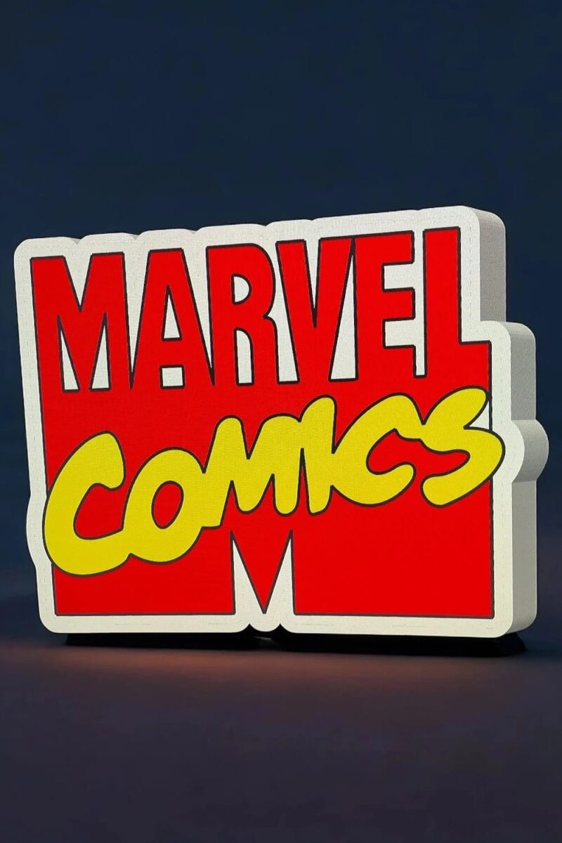 1751438754.jpeg Marvel Comics logo lumineux en LED, créant une décoration moderne et colorée pour votre intérieur ou votre bureau. Parfait pour fans de comics et décoration unique.