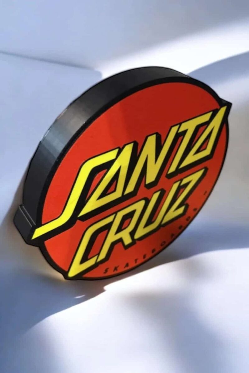 SANTA CRUZ logo LED lampe décorative lumineuse en 3D pour intérieur et extérieur, création originale avec illumination LED, idéale pour personnaliser votre espace.