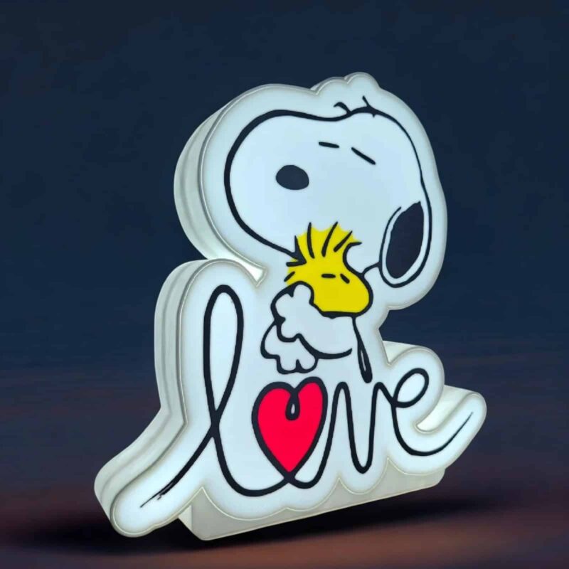 Lampe LED Snoopy avec cœur rouge et message d'amour, création lumineuse 3D par Infinity 3D Print, idéale pour décoration intérieure ou cadeau romantique.