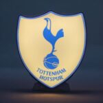 Trophée lumineux 3D avec logo du Tottenham Hotspur, éclairé par LED, conçu par Infinity 3D Print, idéal pour les fans de football et la décoration sportive.