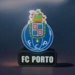 étui en acrylique lumineux avec logo du FC Porto, éclairé par LED, création 3D, décoration murale, cadeau personnalisé, décoration d'intérieur, supporter de football, objet lumineux design, idée cadeau pour fan de Porto, décoration de fan d'équipe.
