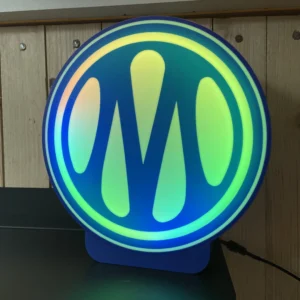 Lampe LED Logo OM 2026 Édition Collector – Décoration Football Premium